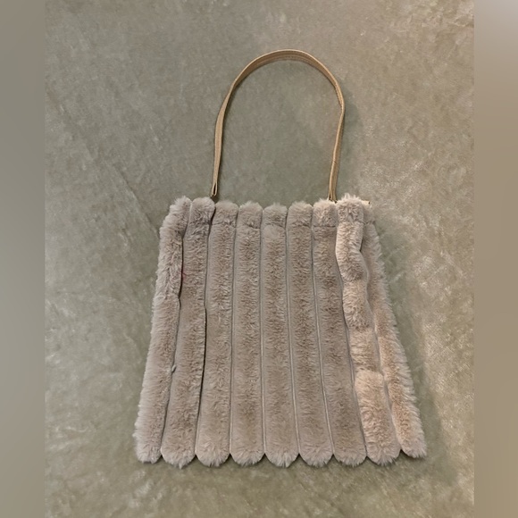 Purse - Picture 1 of 1